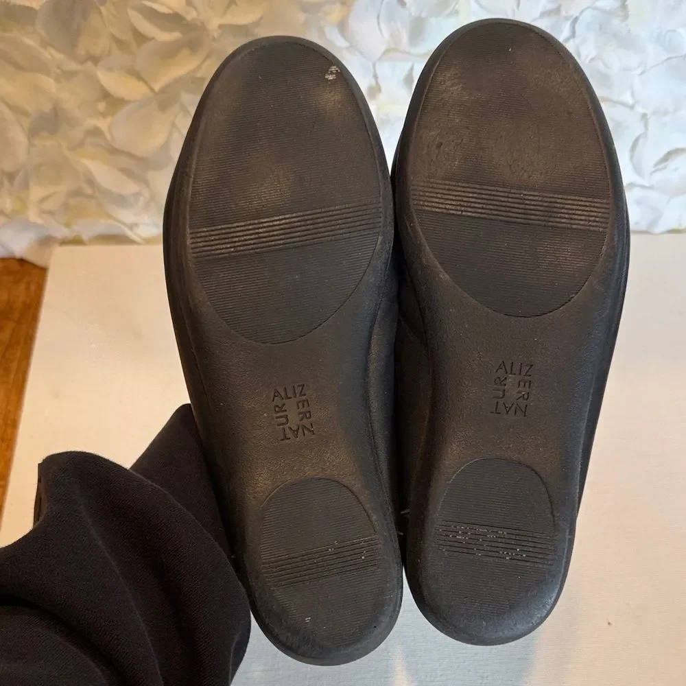 Naturalizer Black Leather Round-Toe Ballet Flats